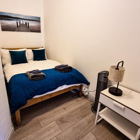 Newly Refurbished Flat In Central Cheltenham With Parking Exteriör bild
