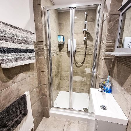 Newly Refurbished Flat In Central Cheltenham With Parking Exteriör bild