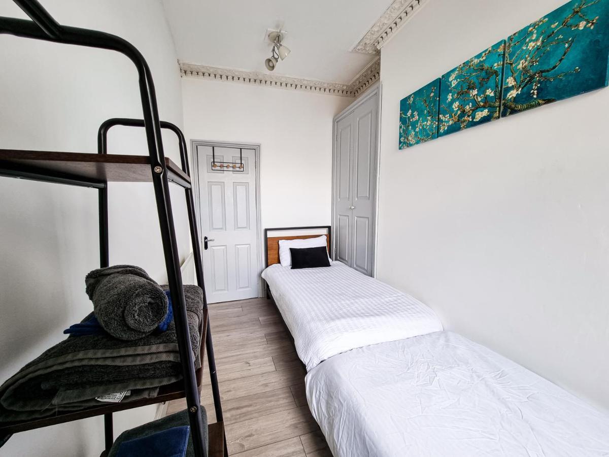 Newly Refurbished Flat In Central Cheltenham With Parking Exteriör bild