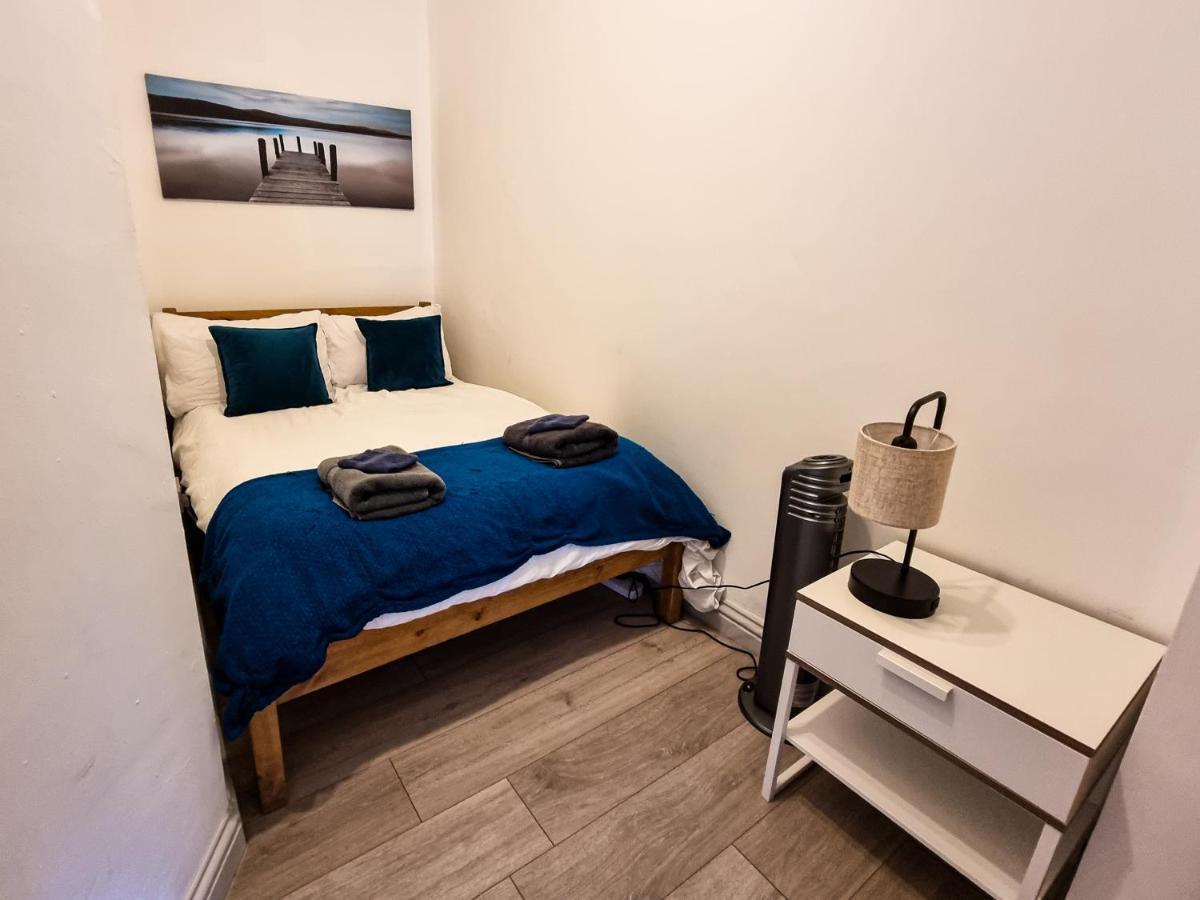 Newly Refurbished Flat In Central Cheltenham With Parking Exteriör bild