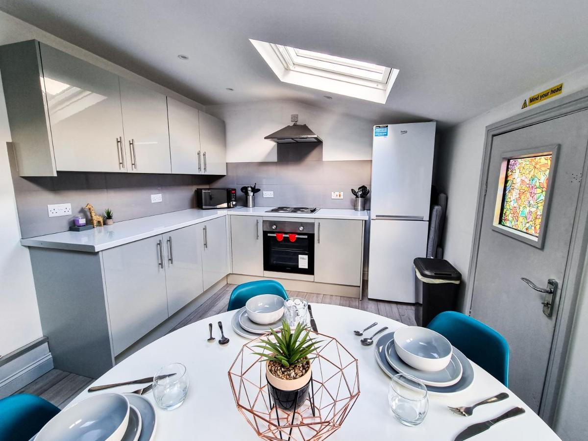 Newly Refurbished Flat In Central Cheltenham With Parking Exteriör bild