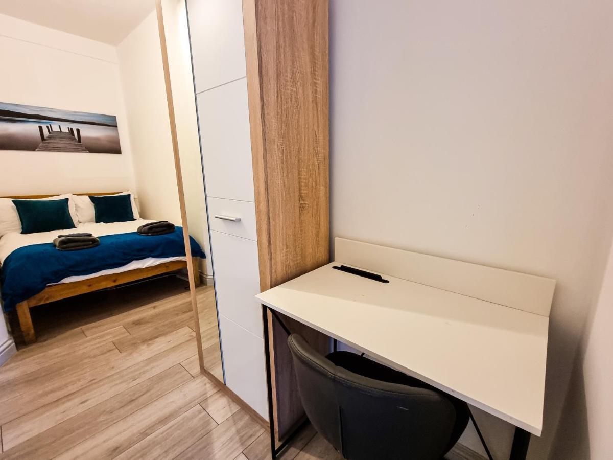 Newly Refurbished Flat In Central Cheltenham With Parking Exteriör bild